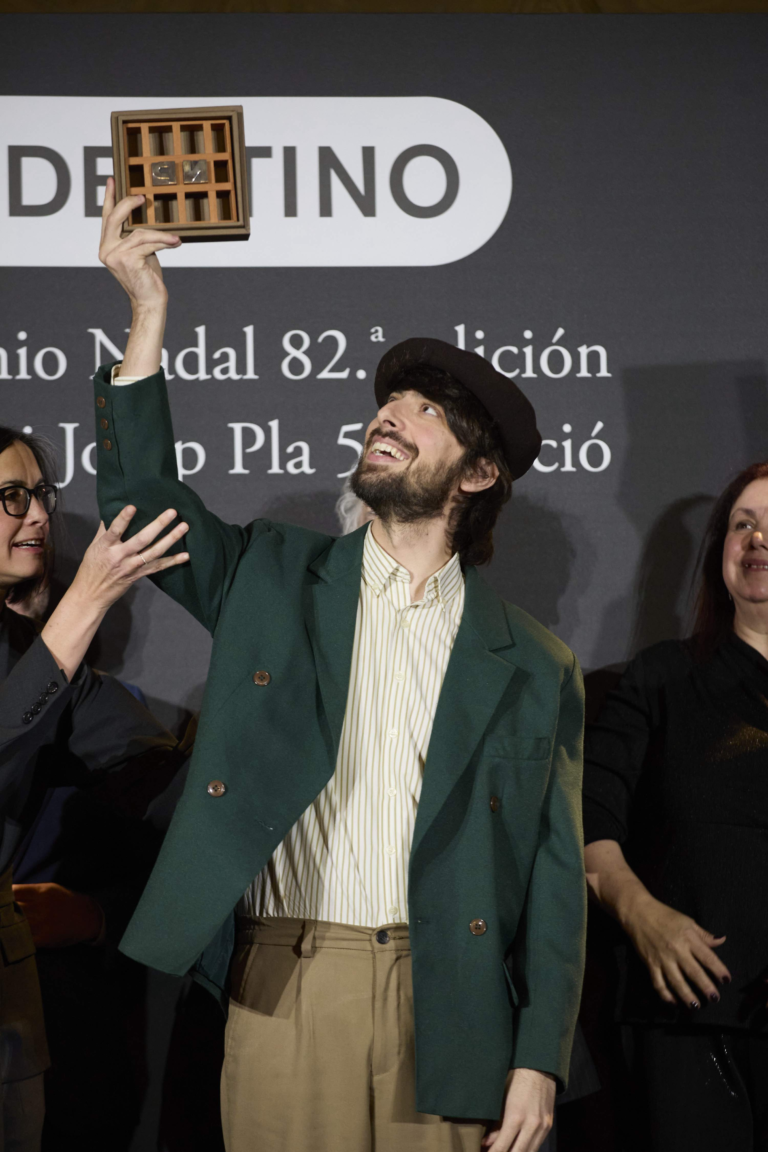 “La ciudad de las luces muertas”, galardonada con el Premio Nadal